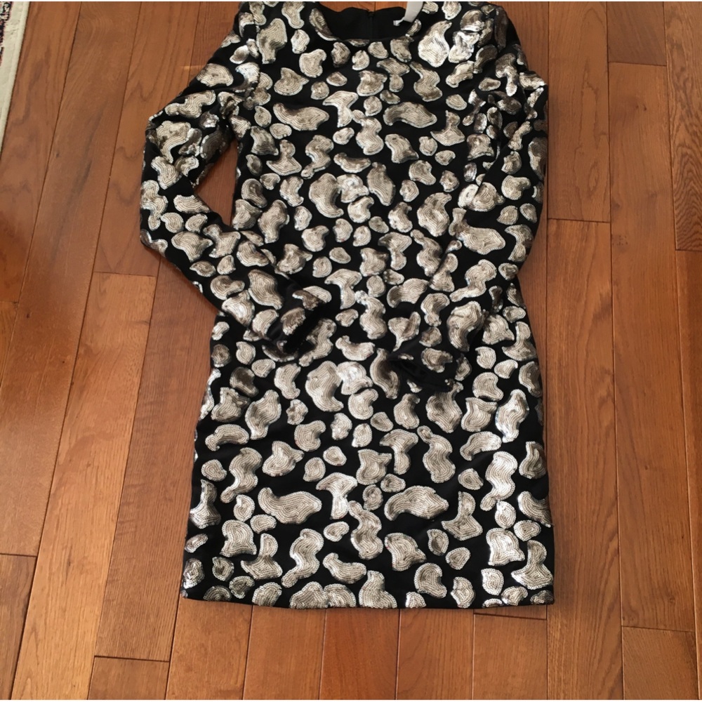 Beautiful woman’s dress great for wedding grad great condition
